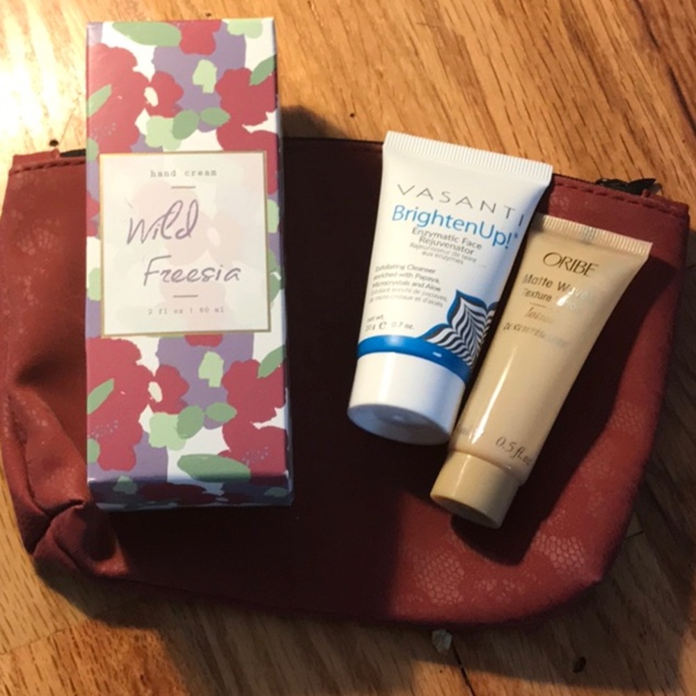 *FREE BAG* Skin and Hair Care Variety Pack